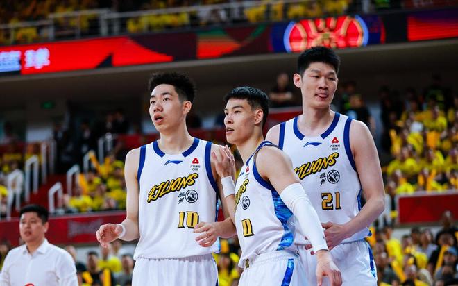 CBA本季三分本土首人:贺希宁狂轰101三分 成深圳+中国男篮大腿