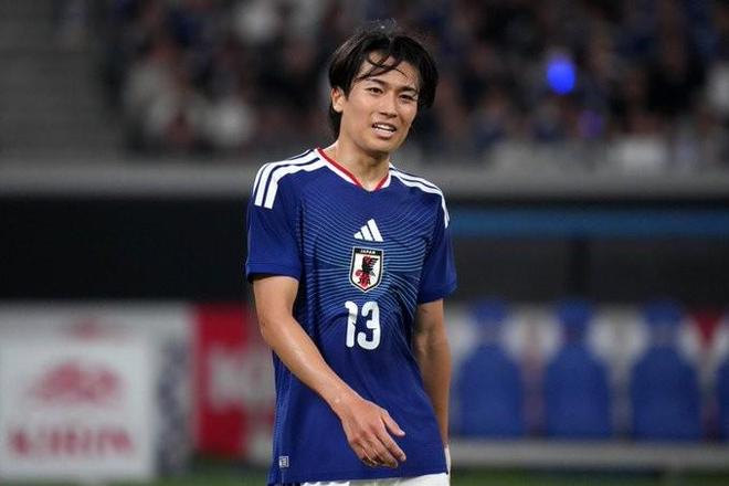 杨瀚森新老板夺冠了！NHL飓风队捧起斯坦利杯：给开拓者打个样？