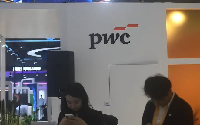 英格兰队挺进四强，主帅仍不满意，批评球队失误多、技术糙、转换慢……贝林厄姆冷淡回应：随便吧，无所谓