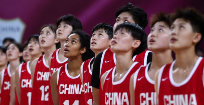 詹姆斯18分加盟首败！76人无缘21分逆转活塞 坎宁安26+8+8