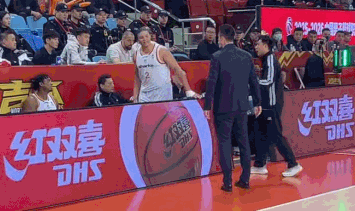 中国男篮短训营：首批裁员李炎哲伊力福拉提赵柏清 还剩18人名单