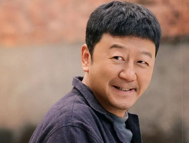 东皇归位！轰52+10+8+8三分创九纪录喜笑颜开 美媒：无法阻挡