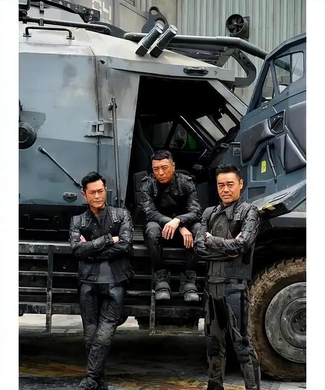杨瀚森7分8篮板！中国男篮5分险胜，徐昕受伤离场，廖三宁21分